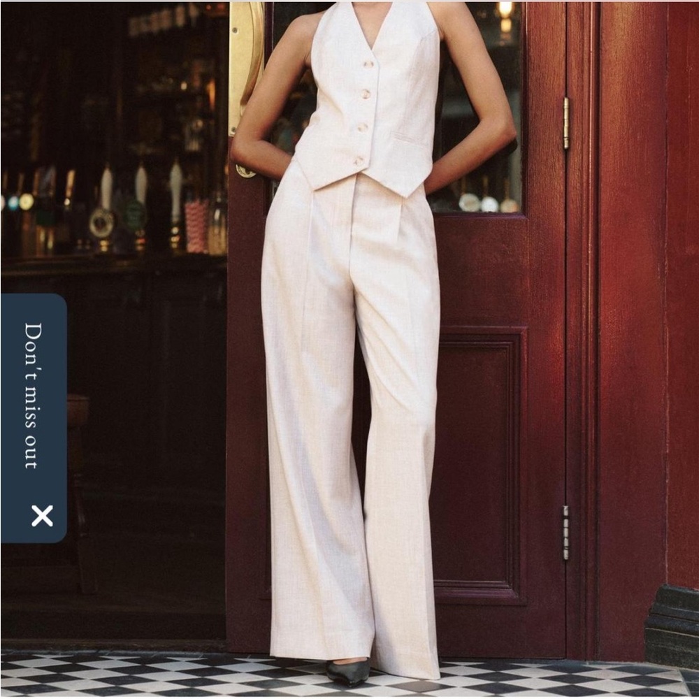 Abercrombie & Fitch Cream Women's Trousers